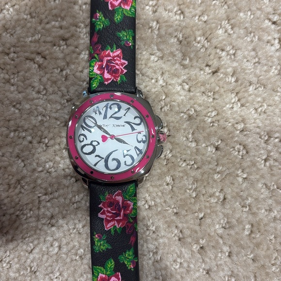 Betsy Johnson Watch worn once great condition needs battery - Picture 3 of 3
